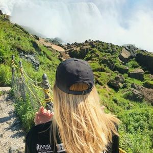 Meet your Posher, Cecily